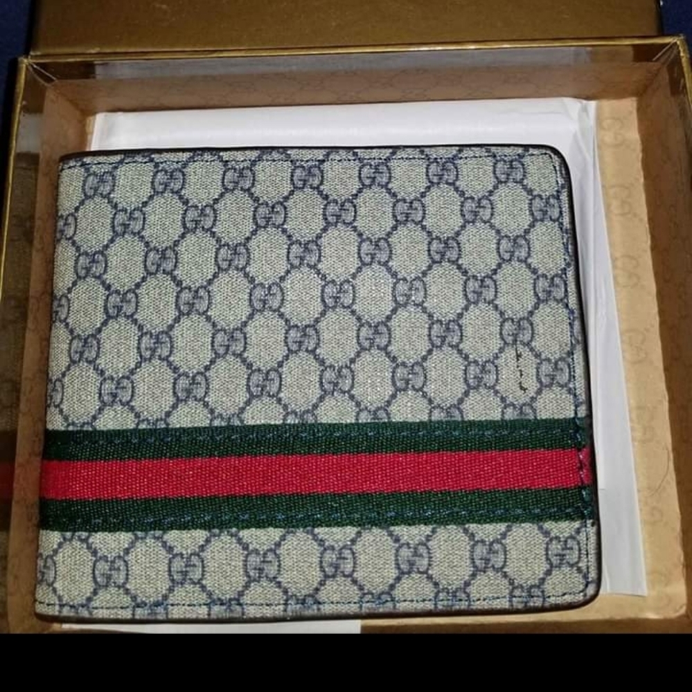 Gucci - Picture 2 of 2
